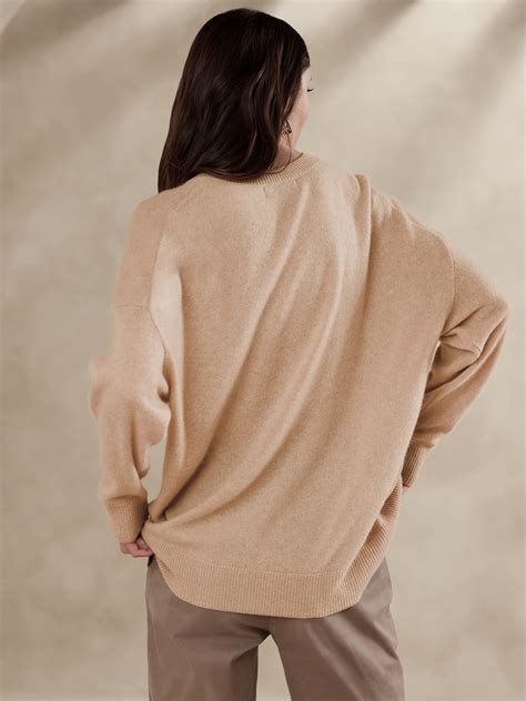 Hayden Oversized Lightweight Cashmere Sweater | Banana Republic