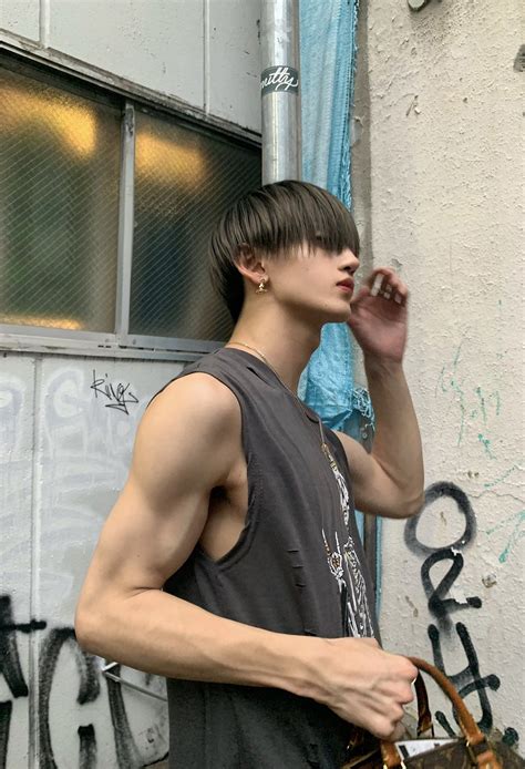 たくま on Twitter: "最近暑いね🥵… " Korean Boys Ulzzang, Hot Asian Men, Human Poses Reference, Pose ...