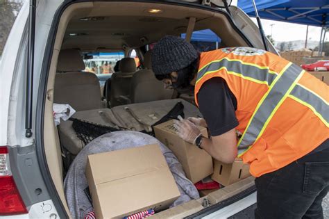 Domenic Massari Park Distribution | LA Food Bank