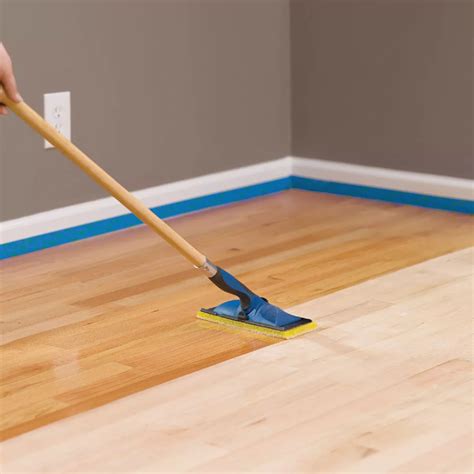 Minwax ULTIMATE 1 Gallon Gloss Water-Based Polyurethane Floor Finish ...