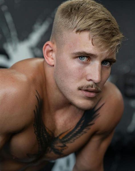 Rostro bello | Face men, Famous men, Gorgeous men