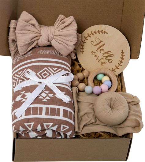 Amazon.com : Newborn Baby Gift Set for Girls - Baby Shower Gifts, Baby ...