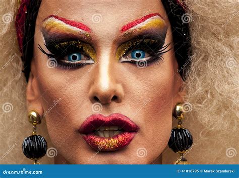 Retrato de un transexual imagen editorial. Imagen de brillo - 41816795