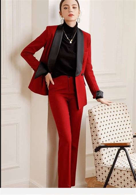 Women's blazer suit | Pantsuits for women, Tuxedo women, Suits for women