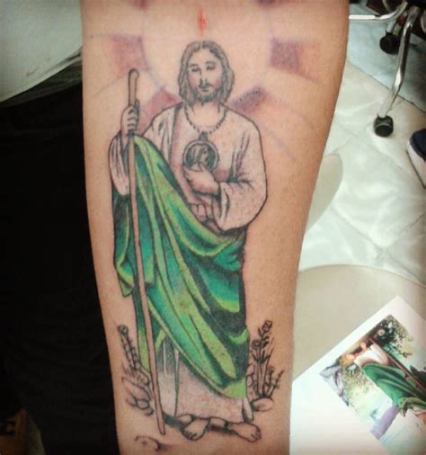 Tatuajes de San Judas Tadeo: Historia, significados - Tatuajes Geniales