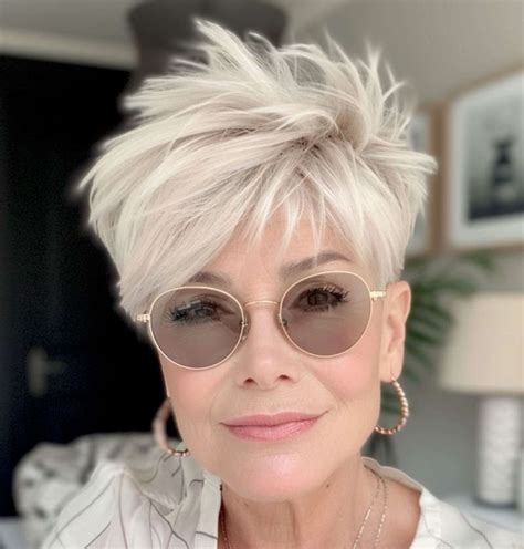 Trendy Short Hairstyles for Modern Women - Likeeed