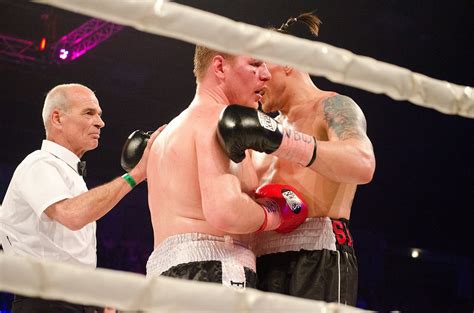 Top 15 Famous Boxing Referees of all Time - Discover Walks Blog