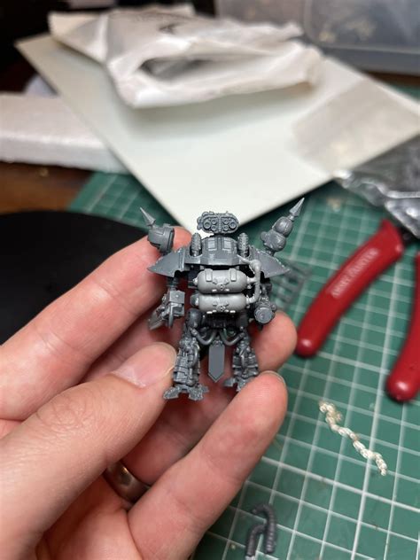 Kitbash Knight for my 40K Mini Knight project : r/Warhammer40k