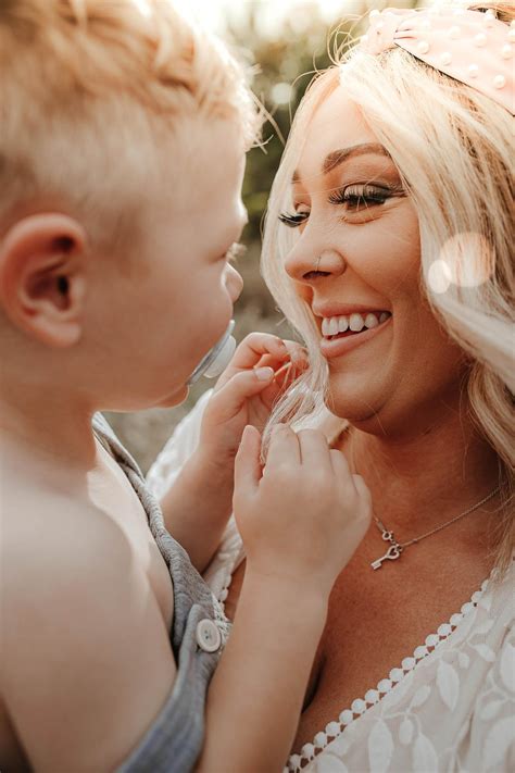 Golden Sun Leaks for Lightroom - Overylay Presets — True to You Presets