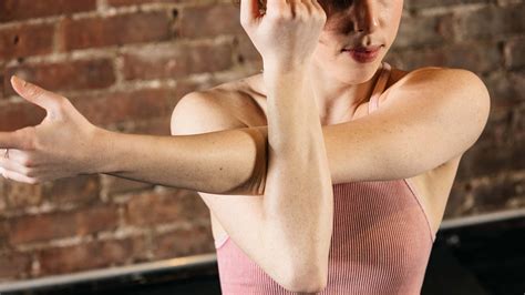 Should you workout when sick? How does protein consumption help? – Gainful