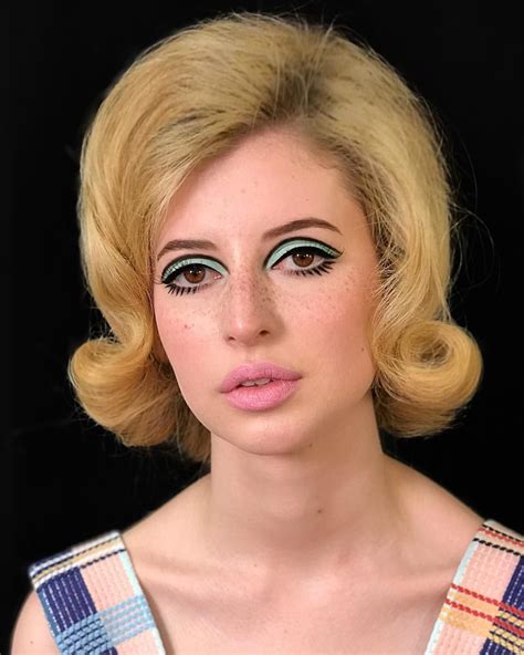 Welcome to the 60s 🤗 ~~~~~~~~~~~~~~~~~~~~~~~~~~~ Mode | Mod hair, 60s ...