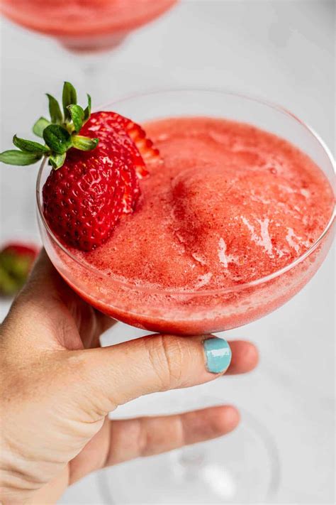 Strawberry Daiquiri Mocktail - Mint and Twist