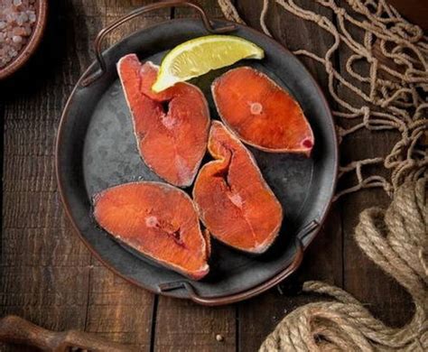 Жареная нерка на сковороде - рецепт приготовления с пошаговыми фото