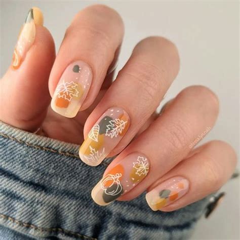 16 Fall Leaf Nail Art Designs That'll Put You In An Autumnal Mood