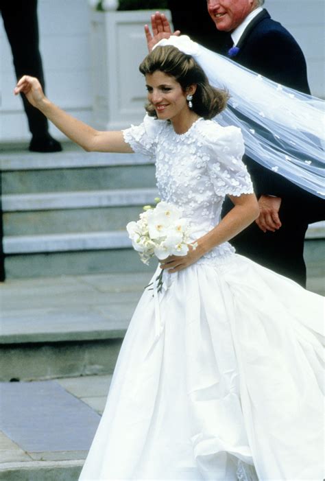 Caroline kennedy wedding dress carolina herrera | Beachweddingtips.com
