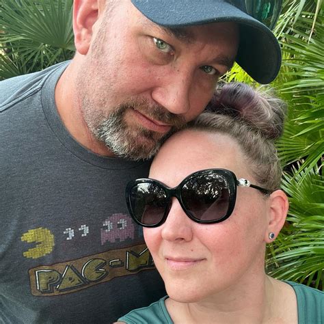 Rebecca Yarros Biography, Wikipedia, Age, Husband, Religion, Disability ...