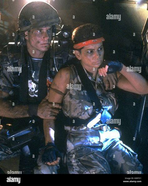 ALIENS (1986) BILL PAXTON JENETTE GOLDSTEIN JAMES CAMERON (DIR ...