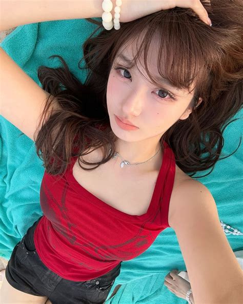 pretty girls⋆˚ 𝜗𝜚˚⋆ | Red for the day @halen.cute Credit to: 朝和日奈 (小红书） | Instagram