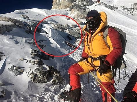How To Remove Dead Bodies From Mount Everest | Mountain Planet