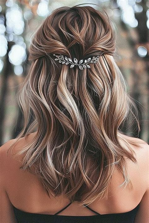 Pin by Jill Janssen on Hair and Make up | Simple bridesmaid hair, Guest ...