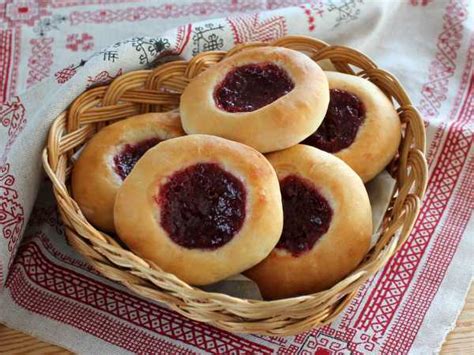 Ватрушки с вареньем — пошаговый рецепт с фото. Как сделать ватрушки с ...