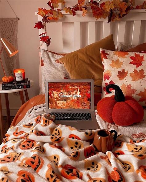Pin by MARINA {NO PIN 📌LIMITS} on FALL DECORATIONS... 🍁 | Fall bedroom ...