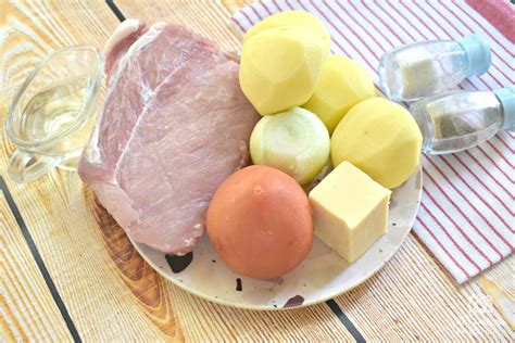 Мясо с картошкой в фольге порционно в духовке: как приготовить его ...