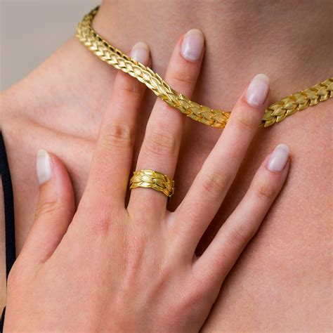 18K Byzantine Gold Laurel Ring For Sale at 1stDibs | laurel name ...