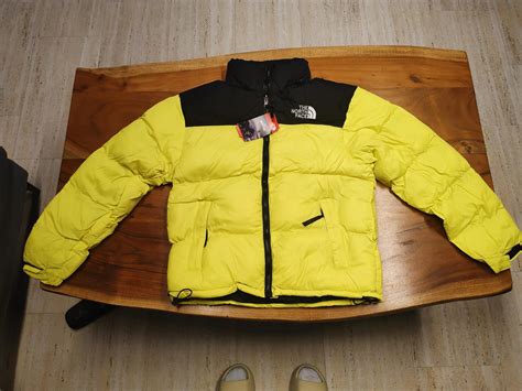 The North Face 700 Nuptse | Size M | 5'10 (178 Cms) | 155 Pounds (70 ...