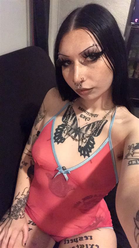 Злая Сука ~ Zlaya ~ 🖤FULLY VAXXED🖤 on Twitter: "This dress is assless, cum see for yourself ...