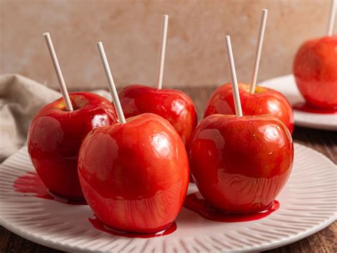 Best Candy Apple Recipe Homemade Caramel Apples Oh So Delicioso