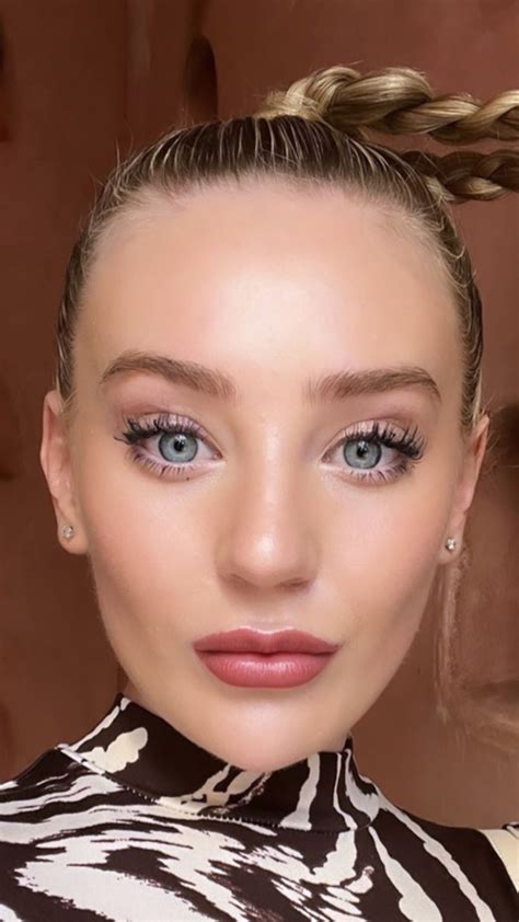 TW Pornstars - Bethany Lily April. Twitter. my eyes are grey. 6:11 PM - 10 Oct 2022