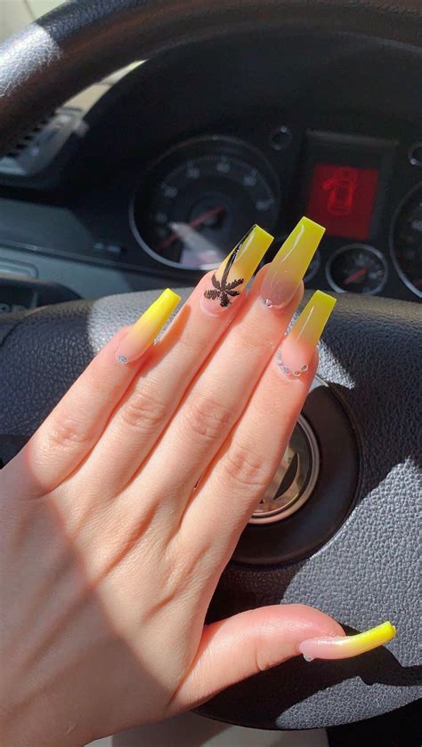 nicks🌙 on Twitter | Nails, Acrylic nails, Cross nail designs