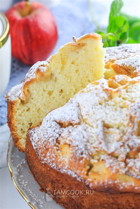 Пышная шарлотка на кефире с яблоками — рецепт с фото пошагово
