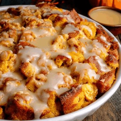 the best Pumpkin Bread Pudding with Apple Cider Butter Sauce - Mucha Munch
