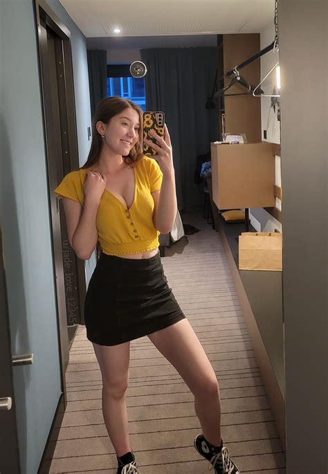 Hotel room mirror selfies ️😁 : jade_love_12345