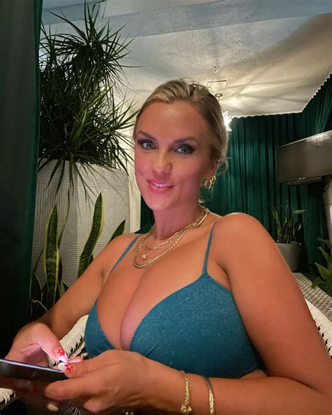 Amy Jackson What’s this smile called…? lol… PAWG – Amy Jackson