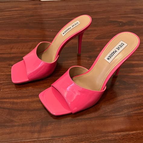 Steve Madden Women's Pink Sandals | Depop