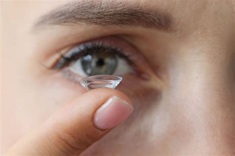 Common Eye Infections related to Contact Lenses | Icarelasik