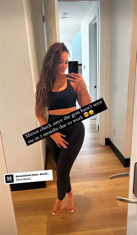 Evelyn Lozada's feet