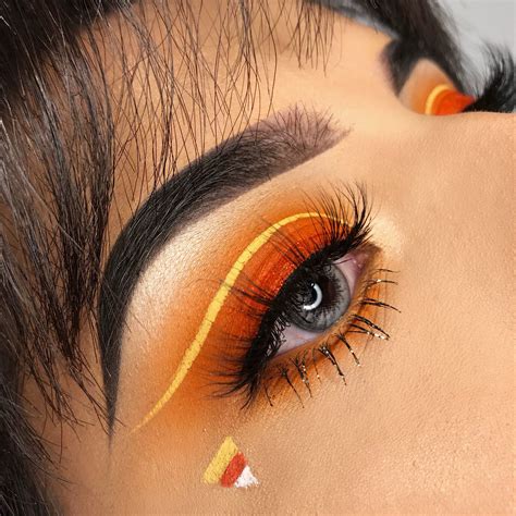 Pin by alfrea4772 on Make up and nails and hair | Cute halloween makeup ...