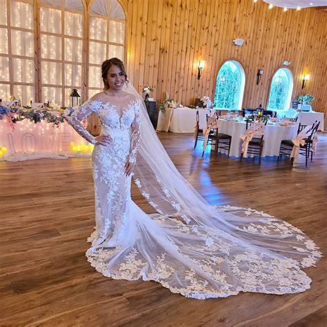 Essense of Australia D3284 Used Wedding Dress Save 47% - Stillwhite