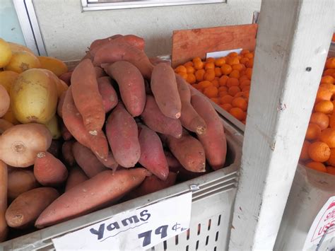 Adventures in Weseland: The Dixon Fruit Market