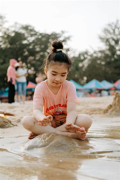 Young Girl Peeing Photos, Download The BEST Free Young Girl Peeing ...