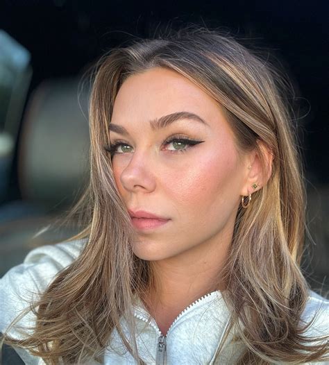 Rae Rockhold | HAPPY THANKSGIVING 🦃 I’m thankful for each & every one of you 🩷 | Instagram