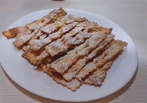 Хворост на кефире: рецепты очень вкусные, пышные и мягкие — 5 рецептов