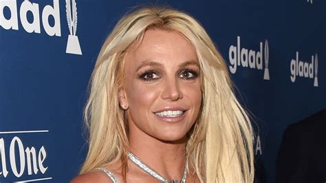 Britney Spears admits she loves sharing naked photos of herself because ...