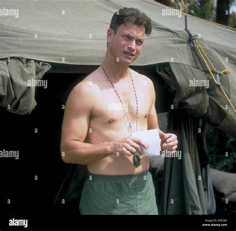 GARY SINISE FORREST GUMP (1994 Stock Photo: 78312607 - Alamy