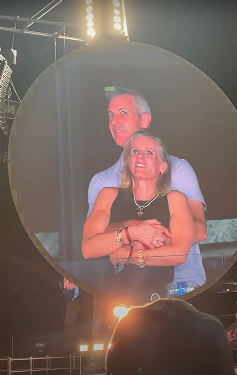 Woman at center of viral 'kiss cam' moment at Coldplay concert breaks ...