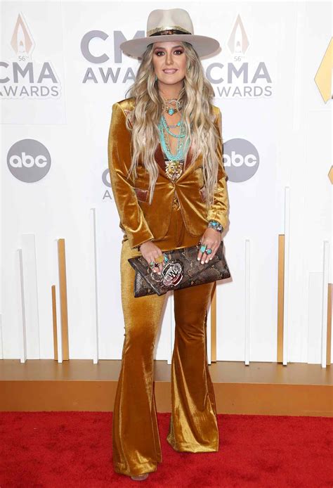 CMA Awards 2022 Red Carpet Arrivals Photos